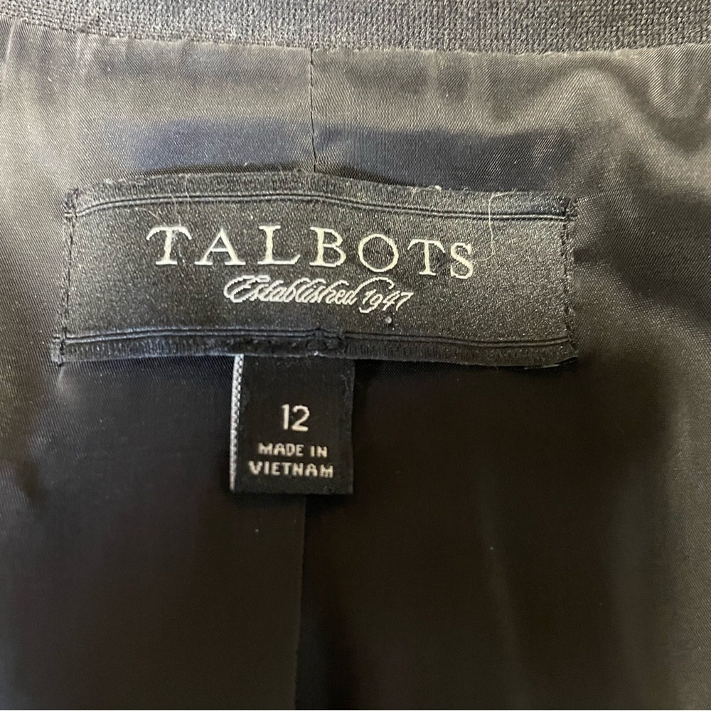 Talbots Blazer Women’s 12 Black Lined 2 Button Minimalist Coat Career Jacket - Picture 2 of 11